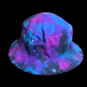 ✨SOLD✨Tie Dye Galaxy Bucket Hat Purple Blue Black One Size Handmade
